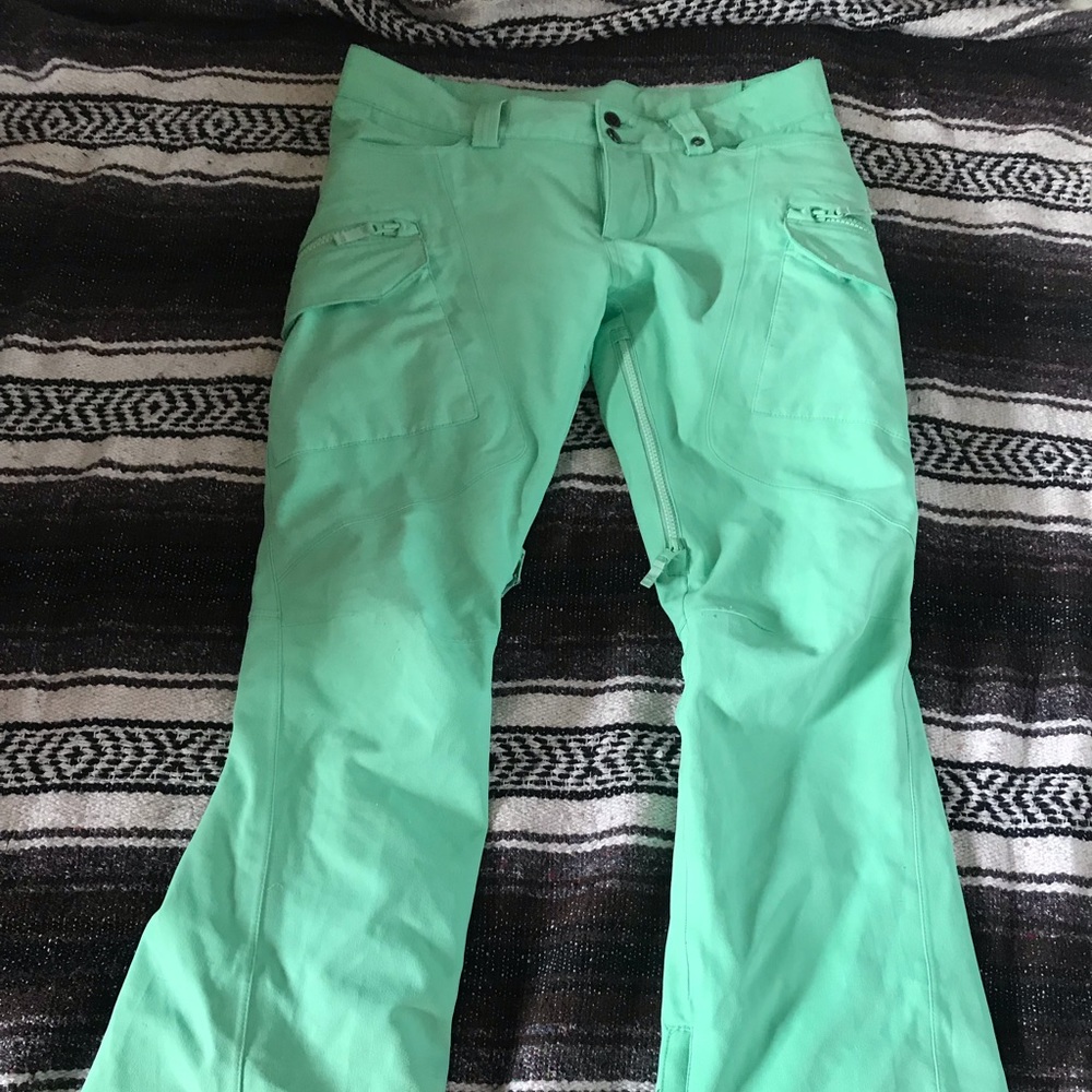 Burton Women’s snowboard pants mint green